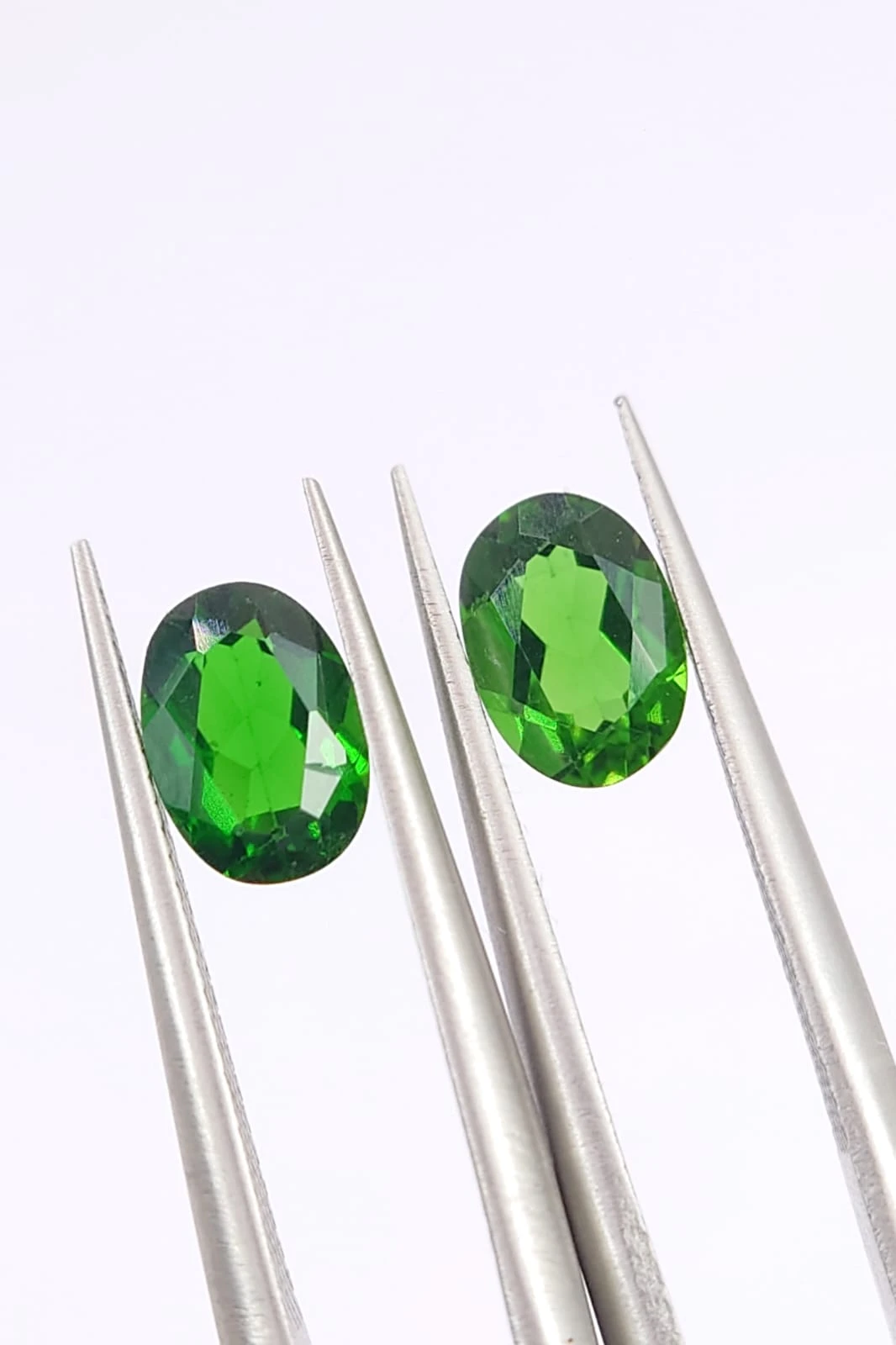 1.71ct Natural Chrome Diopside Pair Oval Cut Loose Gemstone from Pakistan — view 3